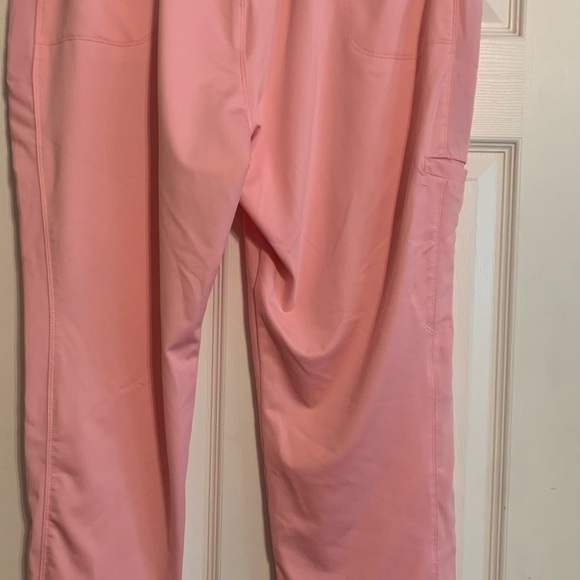 Women’s LRG Petite scrub pants - Picture 2 of 5